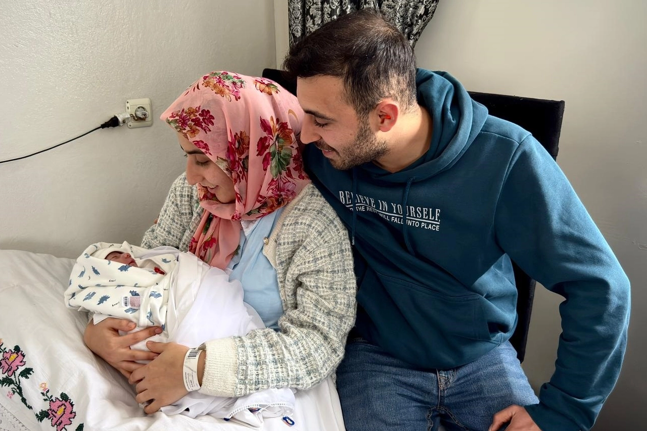 Gaziantep'te yeni yılın ilk bebeği g&uuml;venle ulaştırıldı