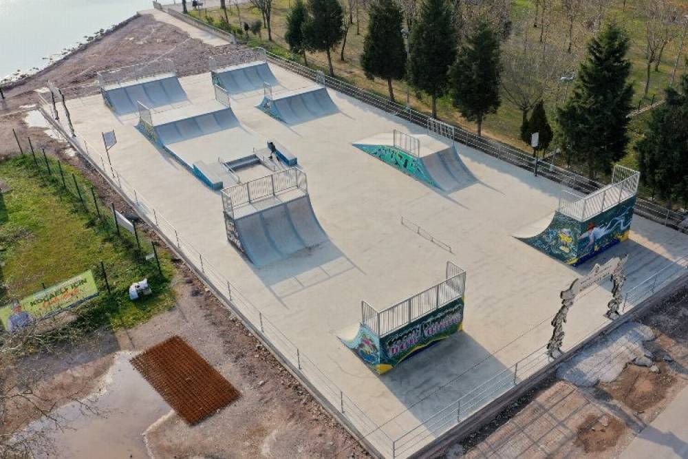 Kocaeli gen&ccedil;lerine kaykay pisti