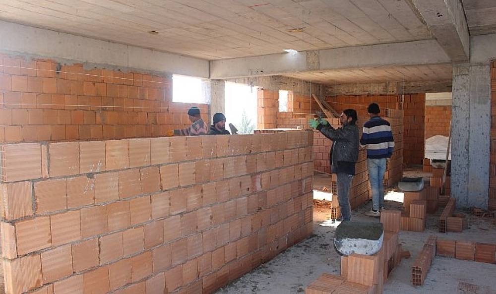 Antalya B&uuml;y&uuml;kşehir Belediyesi il&ccedil;elerin eksiklerini tamamlıyor