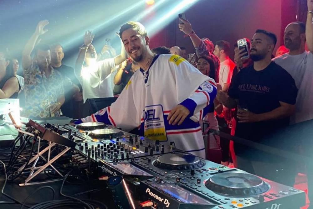 T&uuml;rk elektronik m&uuml;ziğinin iki dev ismi Bursalılarla buluştu