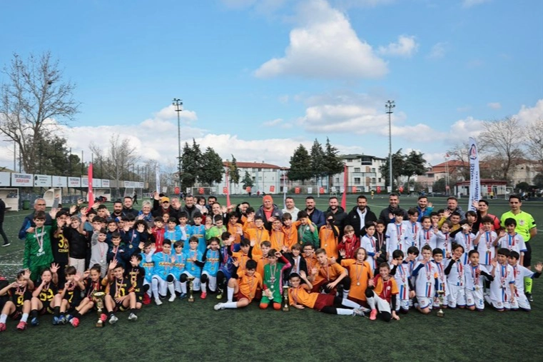 Denizli&rsquo;de minik futbolculardan muhteşem final