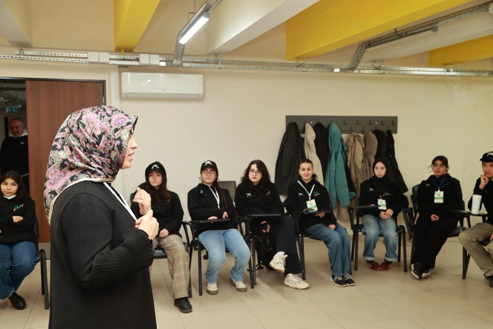 41 gen&ccedil; 'G&uuml;zide' eğitimlerini s&uuml;rd&uuml;r&uuml;yor