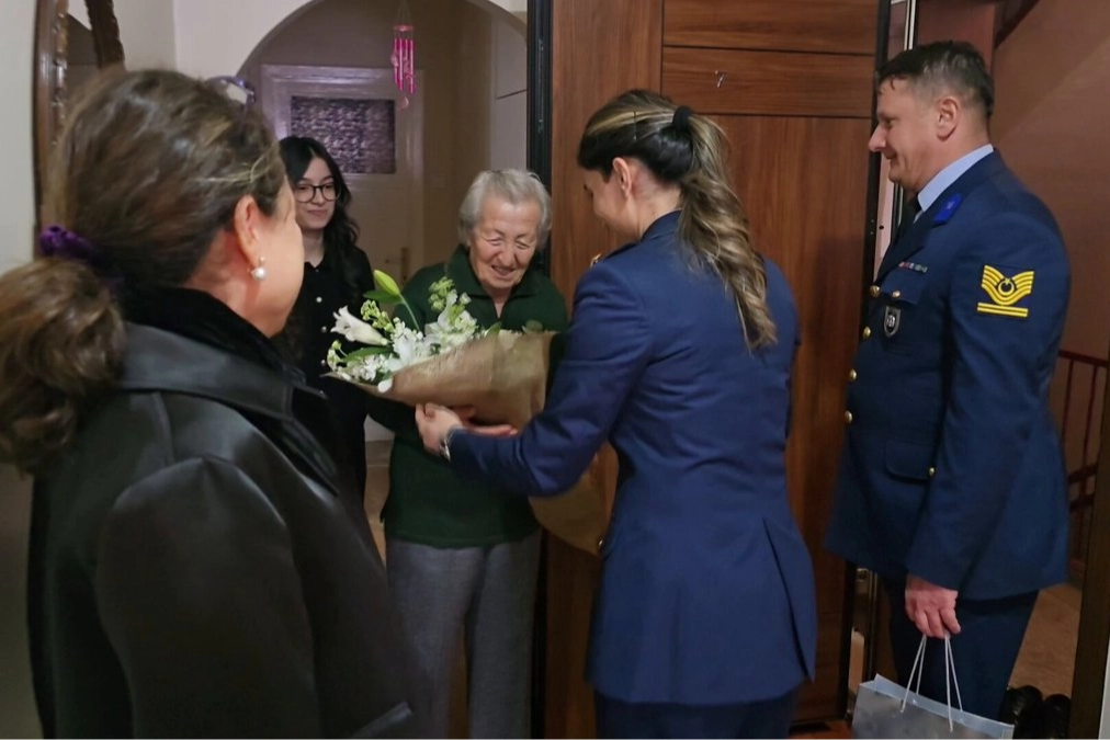 Ankaralı Hatice G&uuml;ner&rsquo;den Mehmet&ccedil;iğe 195 el emeği boyunluk