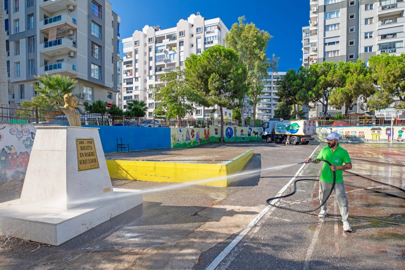 İzmir Narlıdere&rsquo;de okullar yeni d&ouml;neme hazırlanıyor